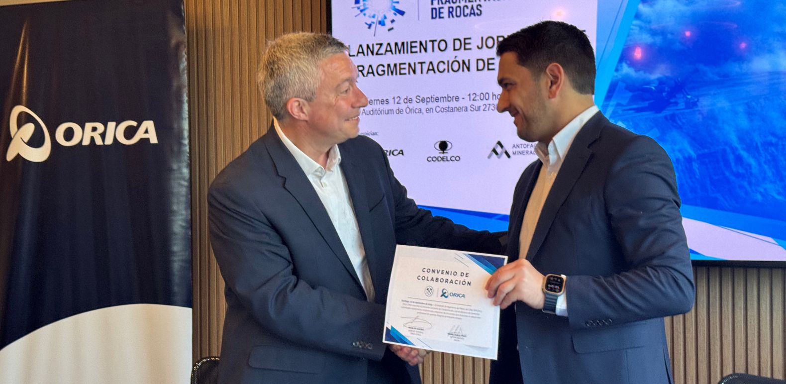 Pedro Pablo Pozo junto a Mark de Castro